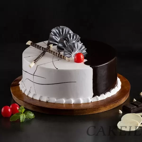 Chocolate Vanilla Cream Cake